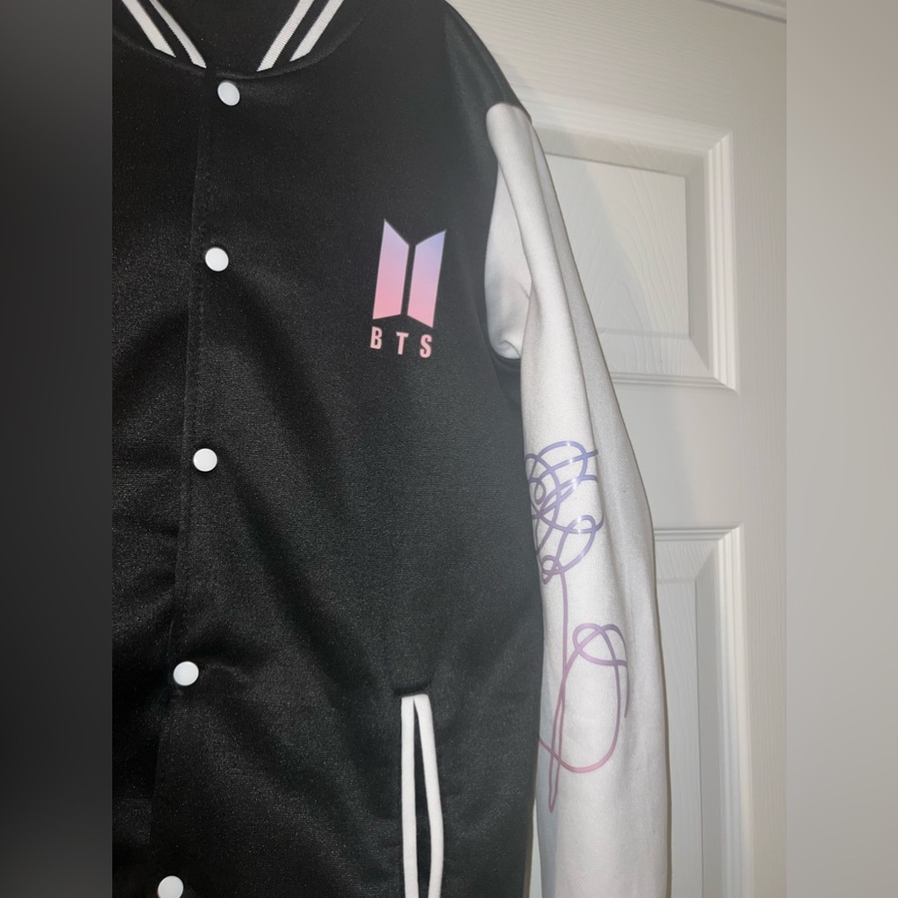 BTS K-Pop jacket size small - Picture 4 of 7